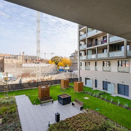 Westside River Apartment บูดาเปสต์ ภายนอก รูปภาพ
